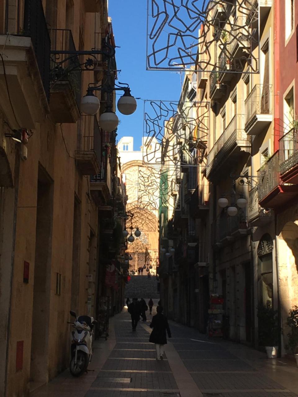 Hostal 977 Tarragona Luaran gambar