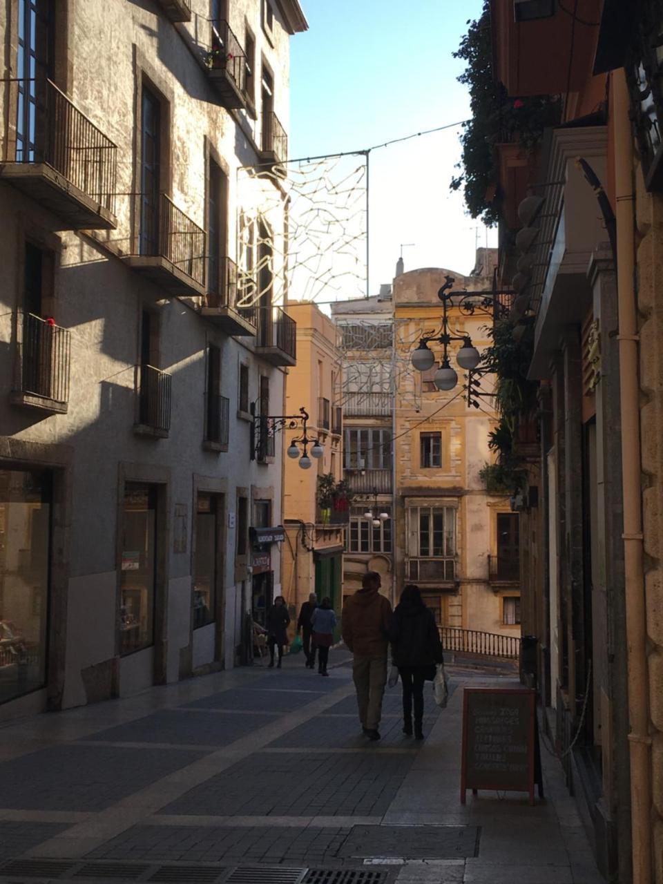 Hostal 977 Tarragona Luaran gambar