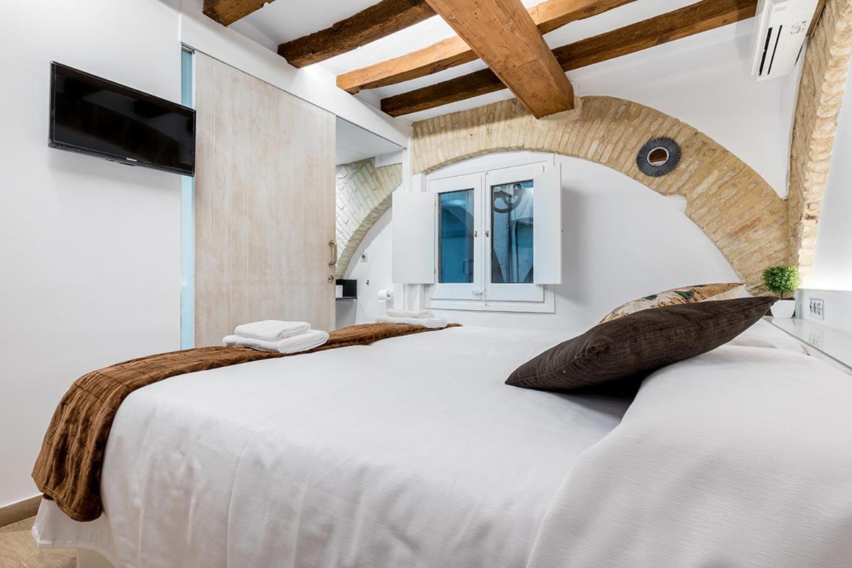 Hostal 977 Tarragona Luaran gambar