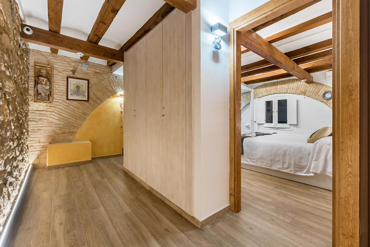 Hostal 977 Tarragona Luaran gambar