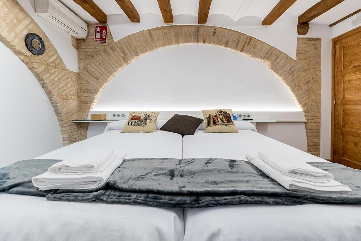 Hostal 977 Tarragona Luaran gambar