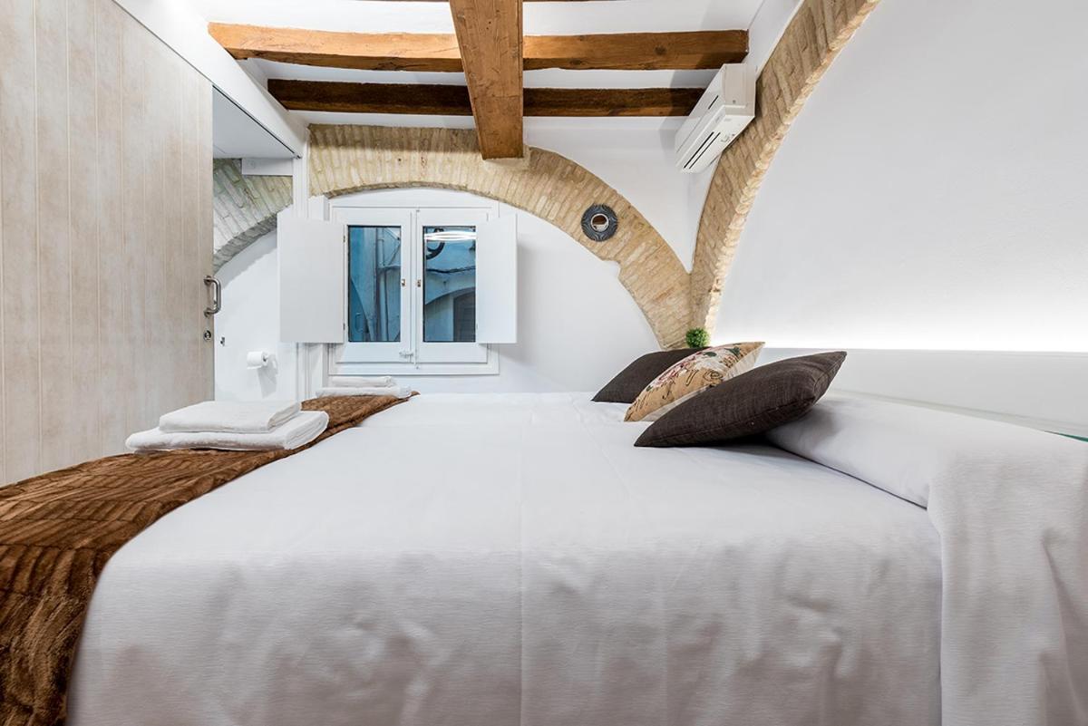 Hostal 977 Tarragona Luaran gambar