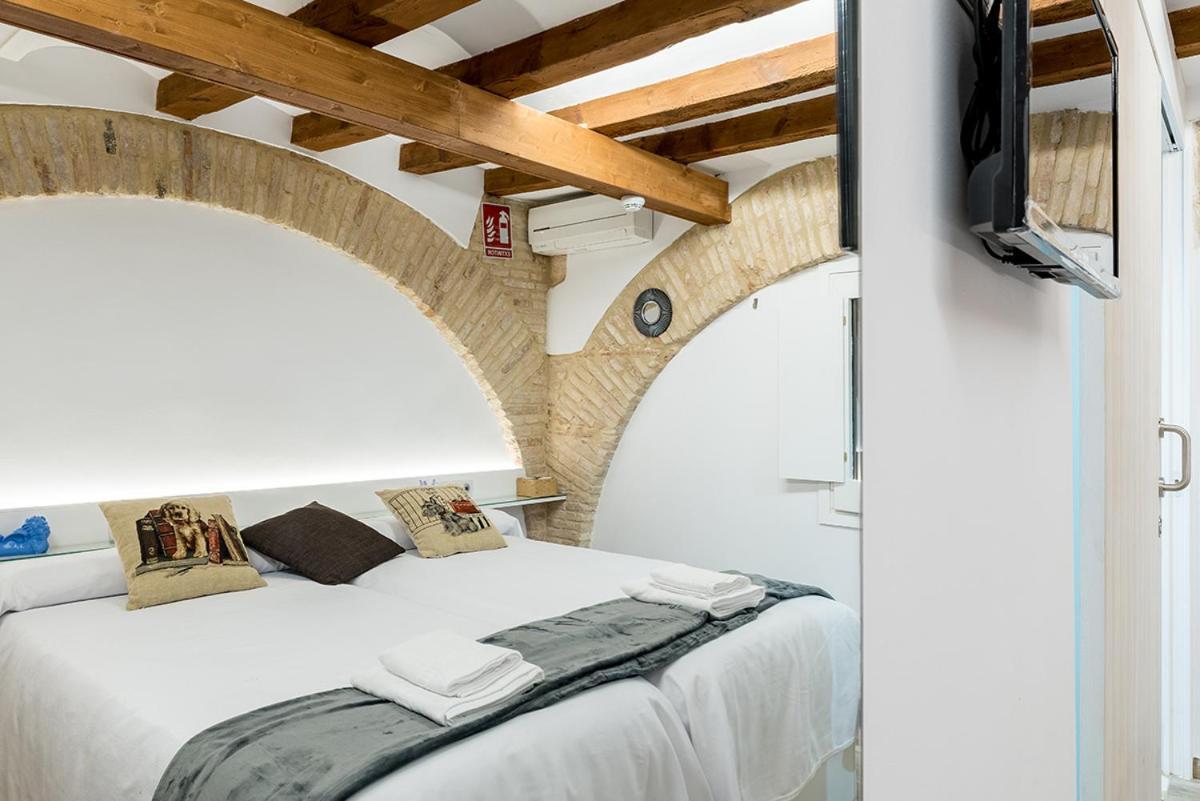 Hostal 977 Tarragona Luaran gambar
