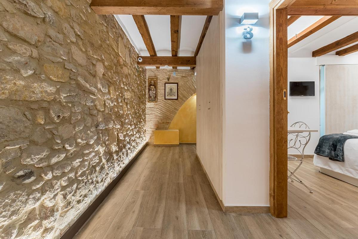 Hostal 977 Tarragona Luaran gambar