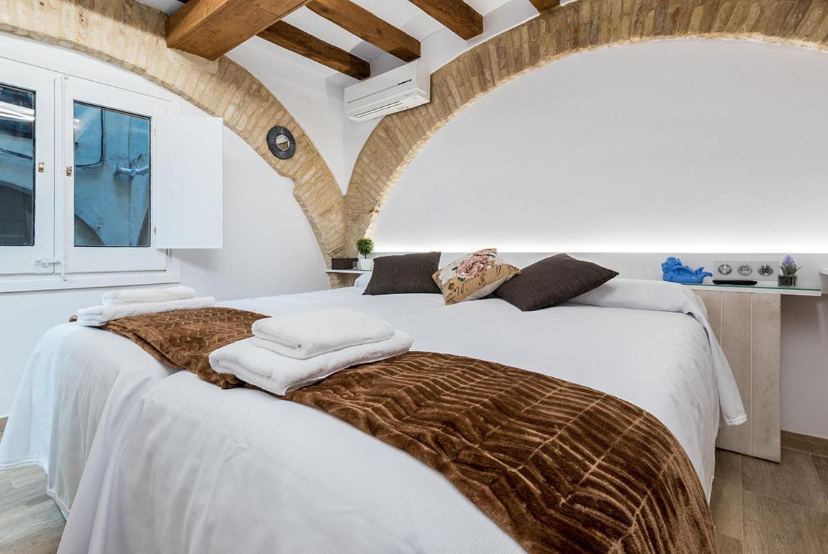 Hostal 977 Tarragona Luaran gambar