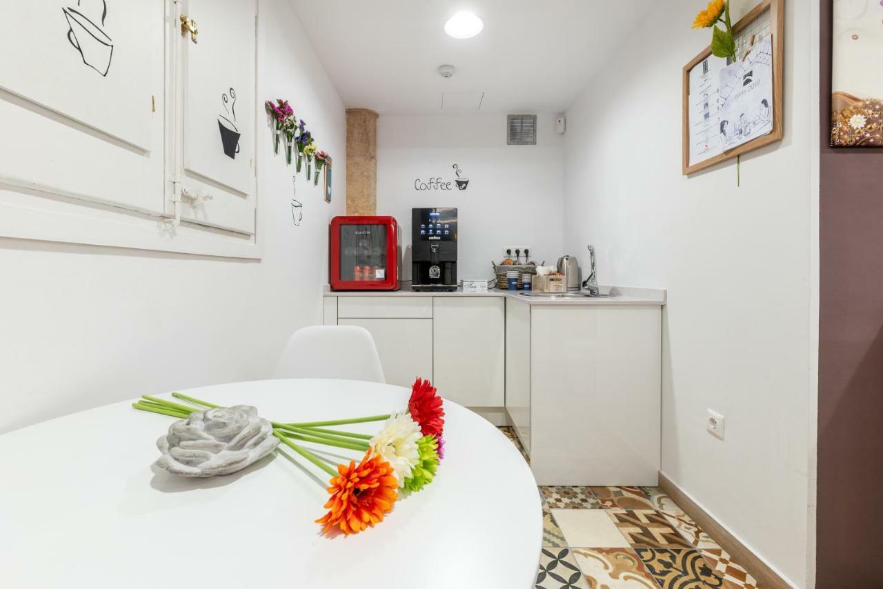Hostal 977 Tarragona Luaran gambar